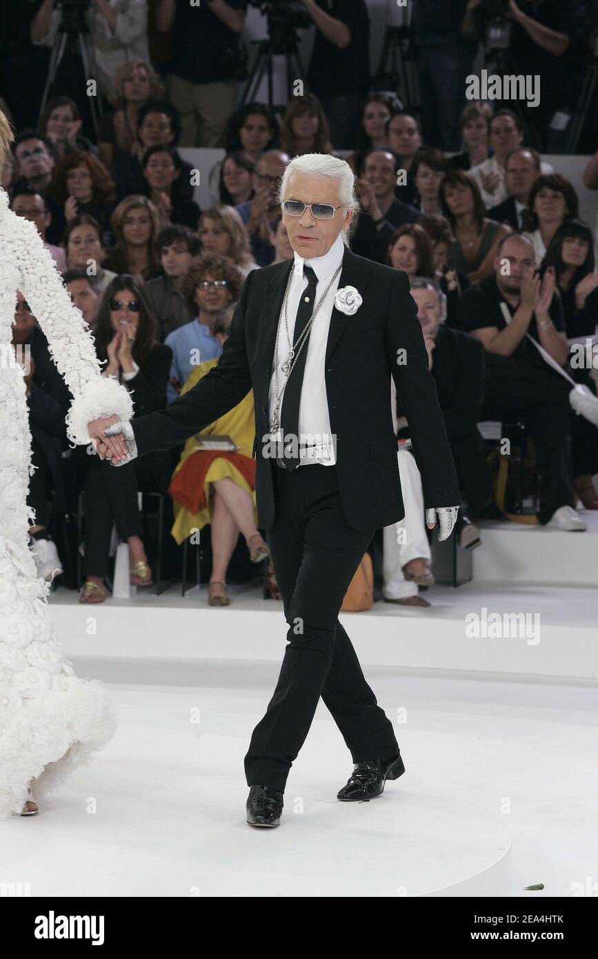 German fashion designer Karl Lagerfeld on the catwalk after Chanel  2005-2006 Fall-Winter Haute-Couture fashion show in Paris, France on July  7, 2005. Photo by JAVA/ABACAPRESS.COM Stock Photo - Alamy