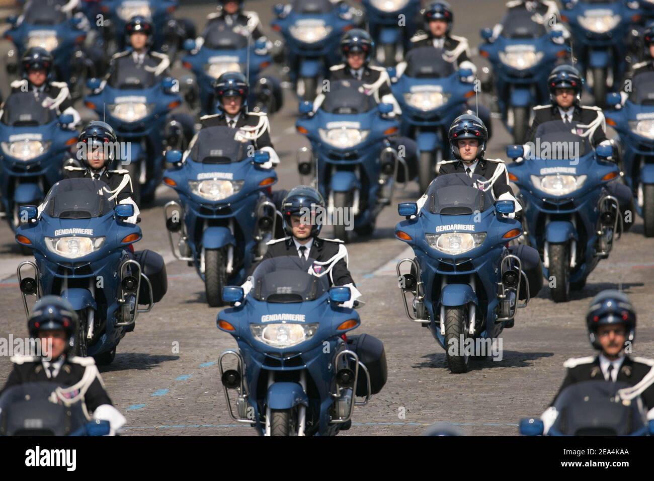 Page 6 Gendarme Paris High Resolution Stock Photography And Images Alamy