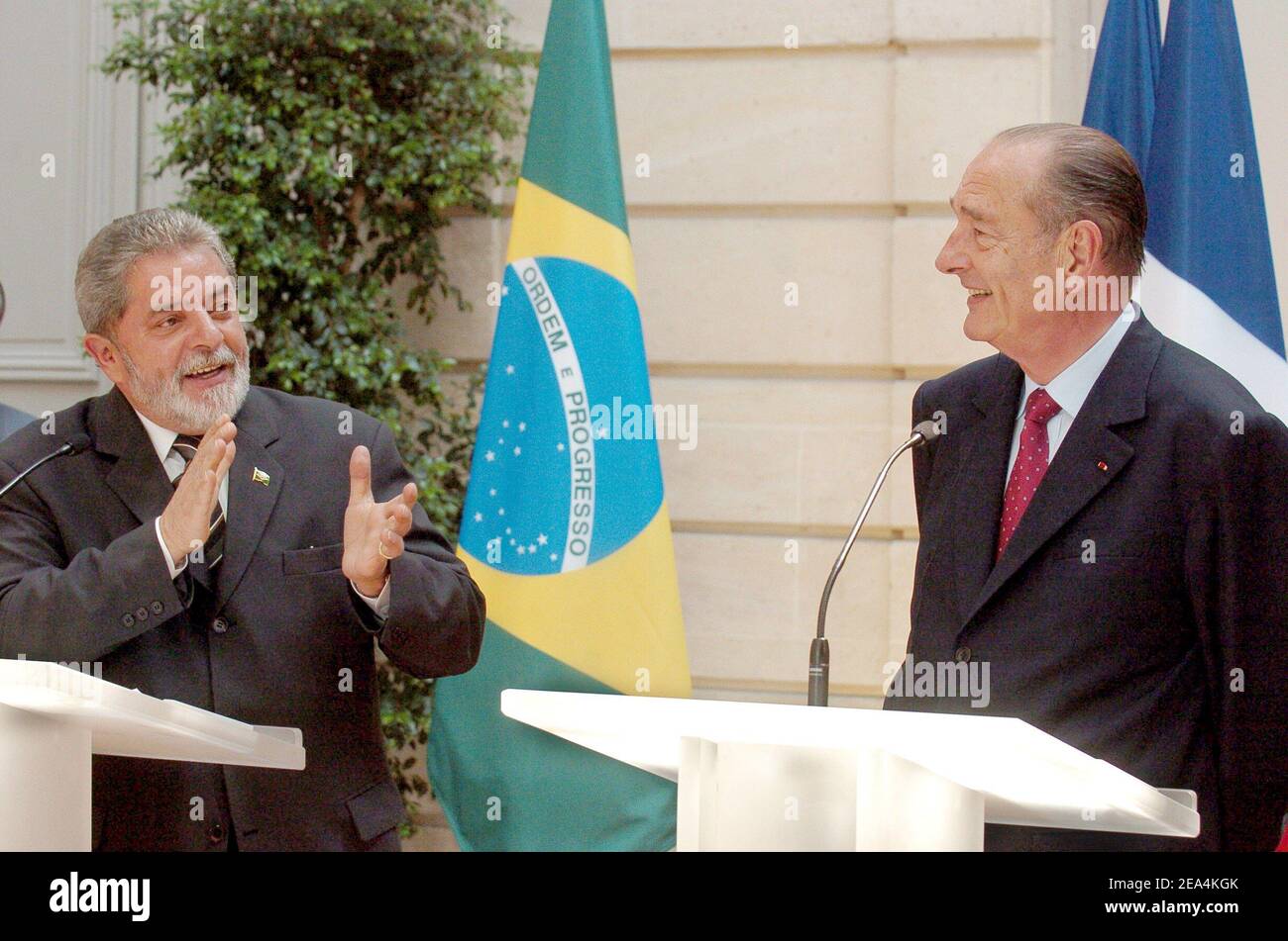 Brazil's president Luiz Ignacio Lula da Silva holds a press conference at Elysee palace in Paris, France on July 15, 2005. Photo by Bruno Klein/ABACAPRESS.COM Stock Photo