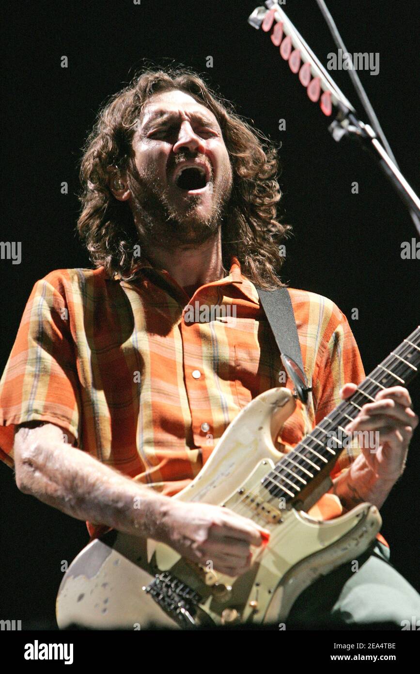 John Frusciante from The Red Hot Chili Peppers perform at Heineken's Amsterjam on Randall Island in New York City on August 20, 2005. Photo by John Davisson/ABACAPRESS.COM Stock Photo