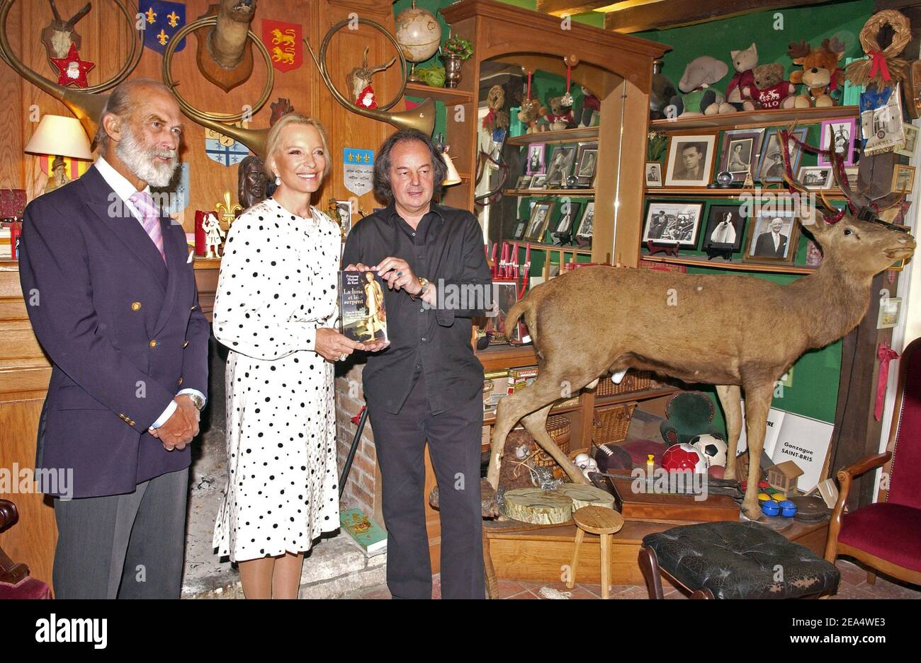 HRH Prince and Princess Michael of Kent and French writer Gonzague St Bris during the 'Book's forest' festival (la foret des livres) at Chanceaux-Pres Loches, center of France, a very famous writers meeting organized by French writer Gonzague Saint-Bris on August, 28, 2005. Photo by Bruno Klein/ABACAPRESS.COM. Stock Photo