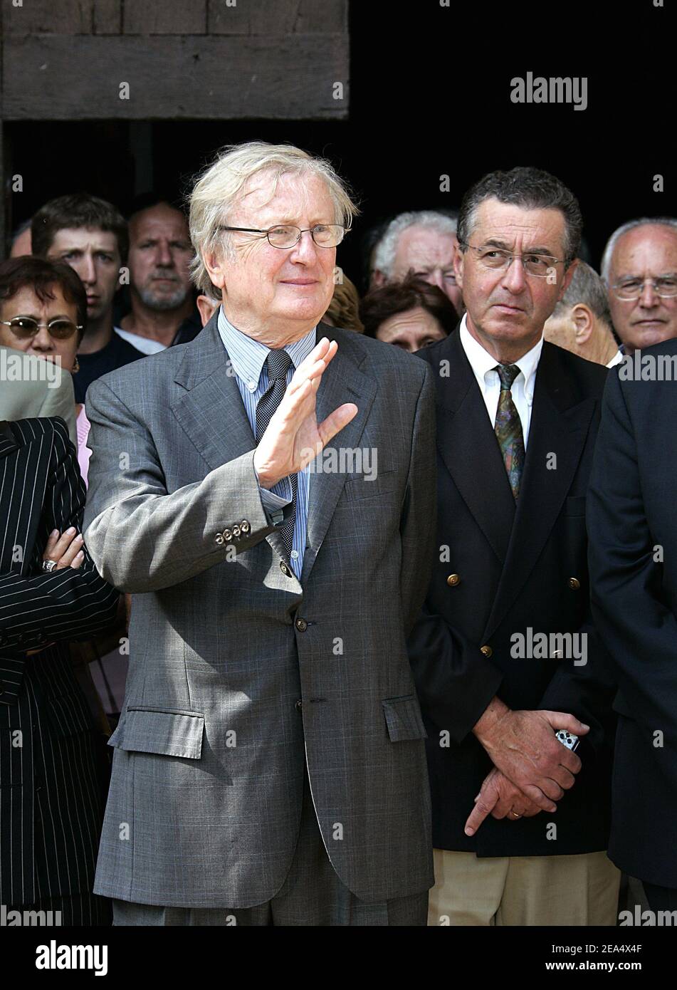 French actor Claude Rich attends the funeral of the late French actor Jacques Dufilho held at the cathedral of Mirande, southwestern France, on August 31, 2005. Dufilho died on August 28 aged 91. Photo by Patrick Bernard/ABACAPRESS.COM. Stock Photo