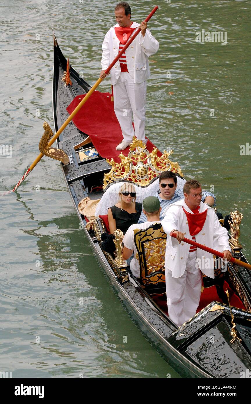 Cast members Sienna Miller, Oliver Platt and Heath Ledger arrive on a traditional gondola to attend the 'Casanova' photocall at the 62nd Mostra Venice Film Festival in Venice, Italy, on September 3, 2005. Photo by Lionel Hahn/ABACAPRESS.COM Stock Photo