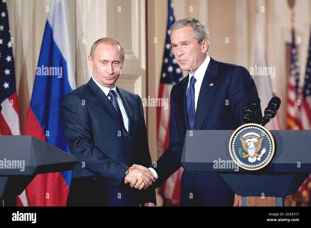 Russian president vladimir putin and u s president george bush hi-res ...