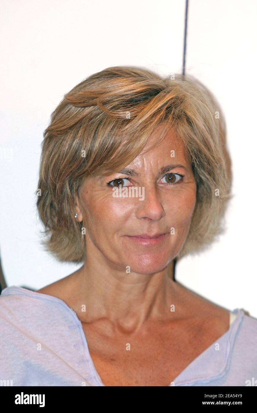 French journalist Claire Chazal attends the French gay TV channel 'Pink TV'  press conference in Paris, France on september 22, 2005. Photo by Jean-Jacques  Datchary/ABACAPRESS.COM Stock Photo - Alamy
