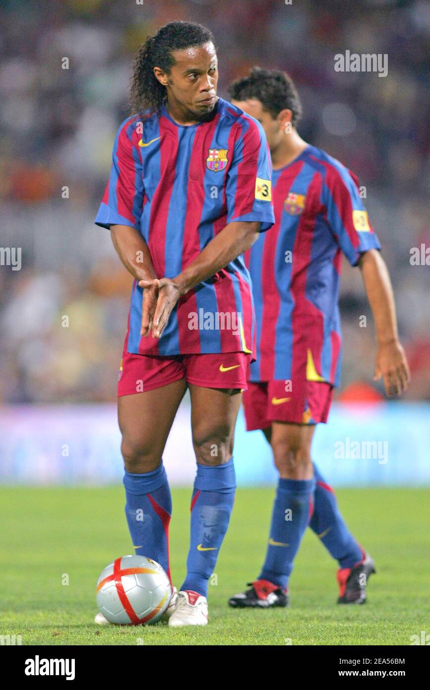 Ronaldinho 2005 hi-res stock photography and images - Alamy