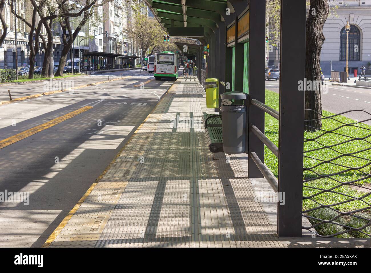 Empty bus stop hi-res stock photography and images - Alamy