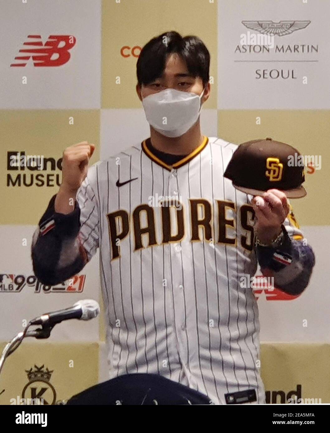 08th Feb, 2021. Padres-bound S. Korean infielder meets press South