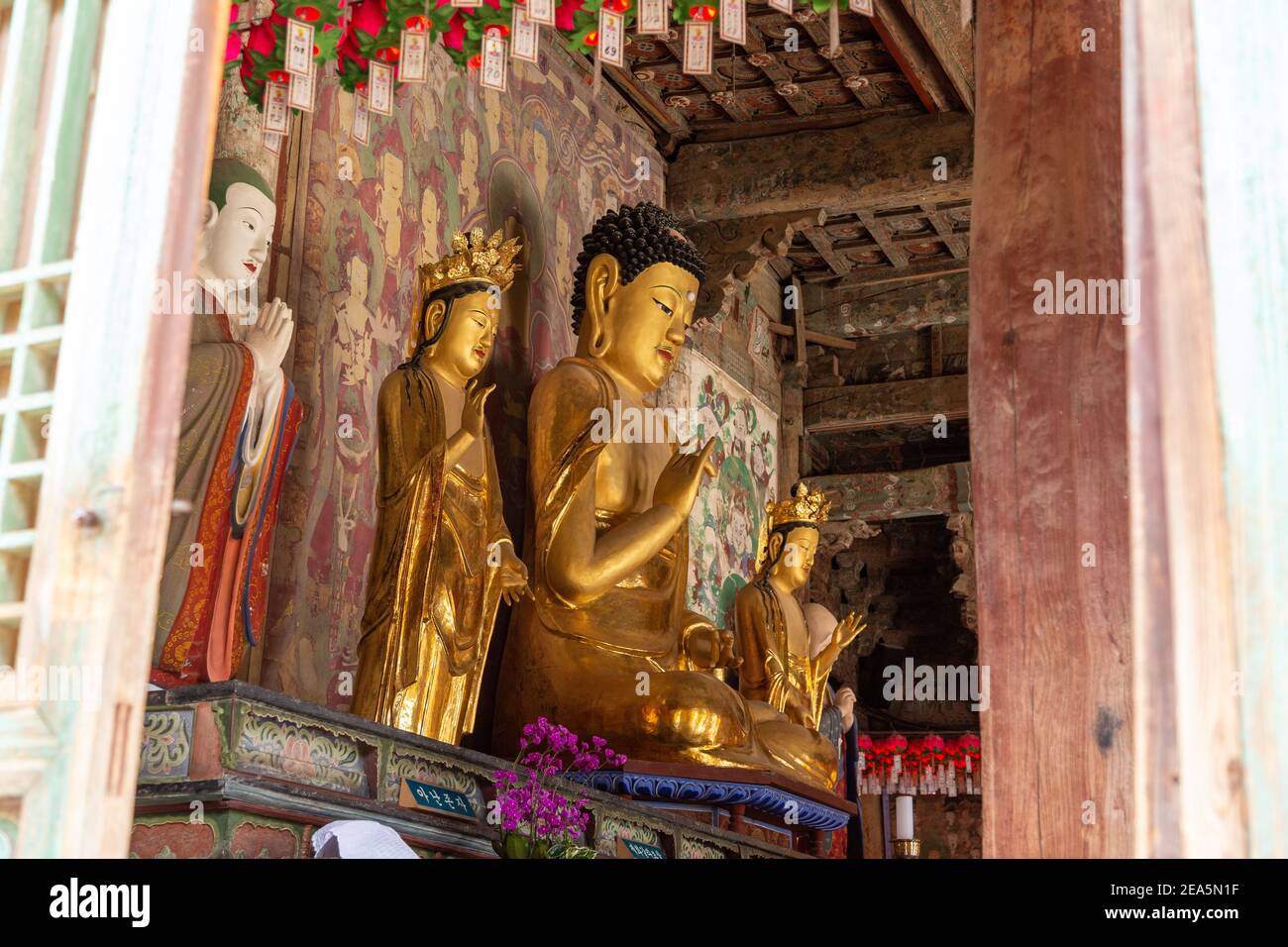 Buddhist statues at Bulguksa temple in Gyeongju, South Korea Stock Photo