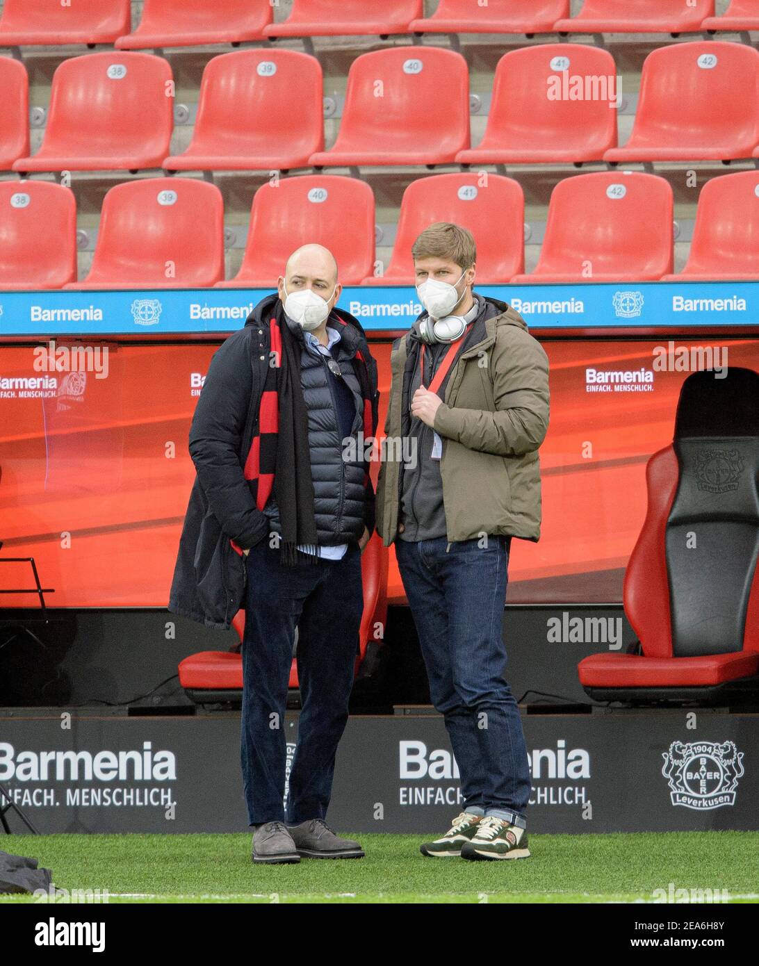 Fernando CARRO de Prada l. (LEV, Chairman of the Management Board) with  Thomas HITZLSPERGER (S, Managementsvorsitzender AG) Soccer 1. Bundesliga,  20th matchday, Bayer 04 Leverkusen (LEV) - VfB Stuttgart (S), on February