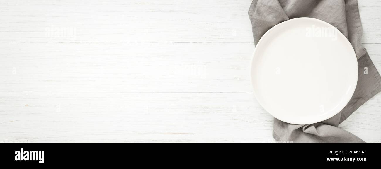 White empty plate hi-res stock photography and images - Alamy
