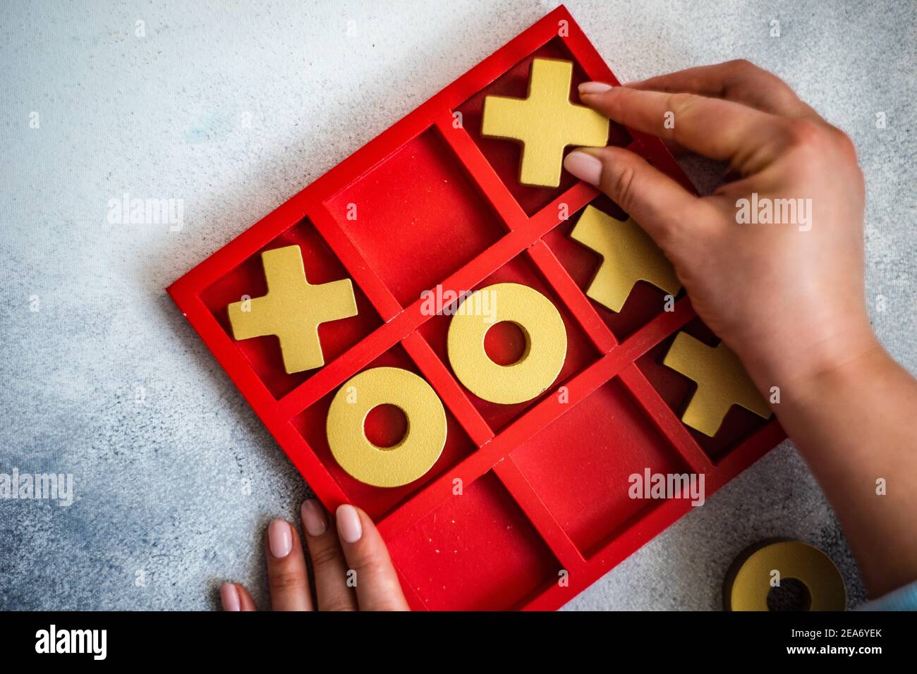 Tic Tac Toe Game, 5x5 Tic tac Toe Box with Glass Lid, Coffee Table Game, Family Board Games, Wood Tic Tac Toe for Kids Adults