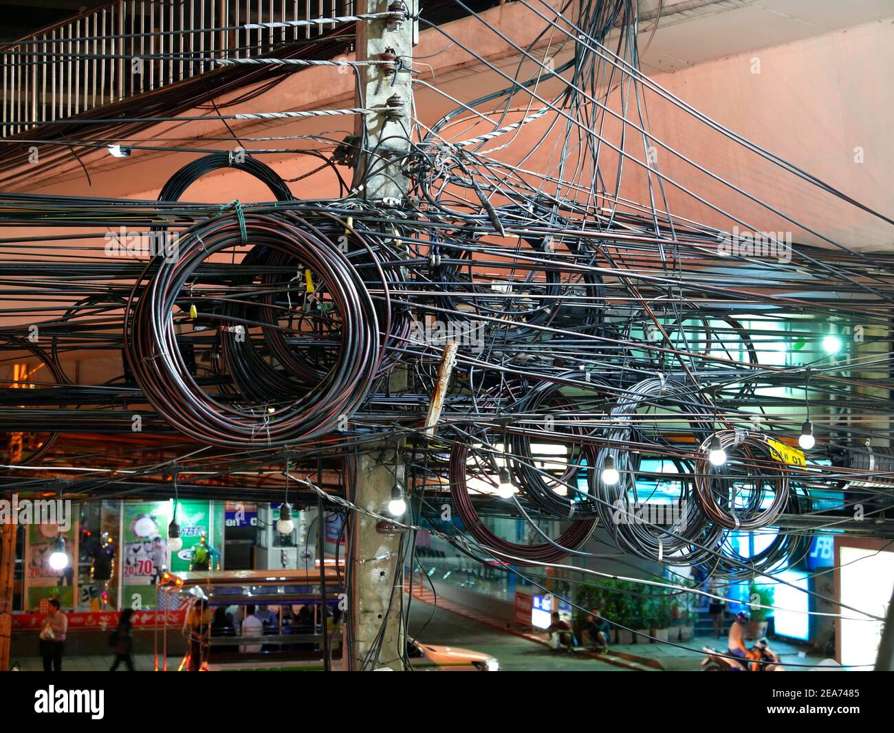 chaotic electric cable hanging on light pole Bangkok Thailand Stock ...