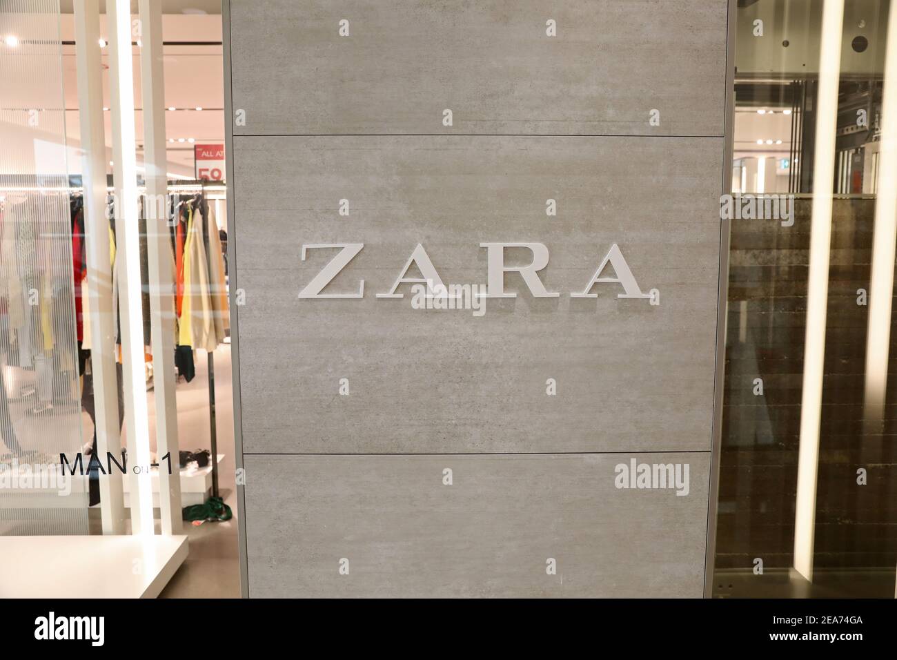 GÖTEBORG, SWEDEN- 15 AUGUST 2018: Zara clothing company Stock Photo - Alamy