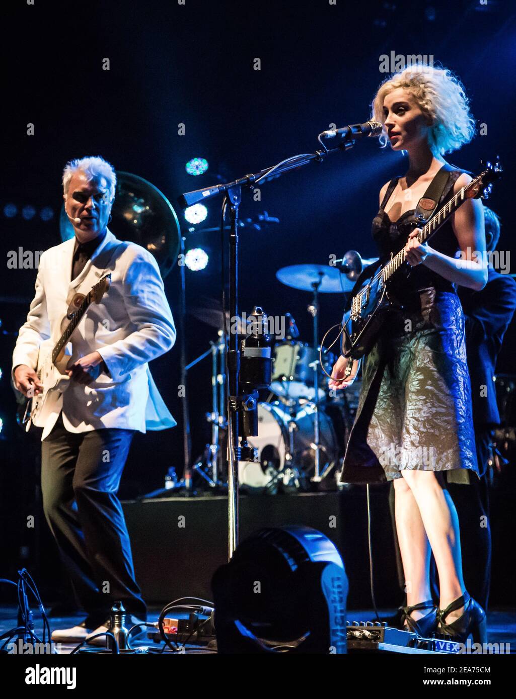 david-byrne-and-annie-clark-of-st-vincent-performing-live-on-stage-as