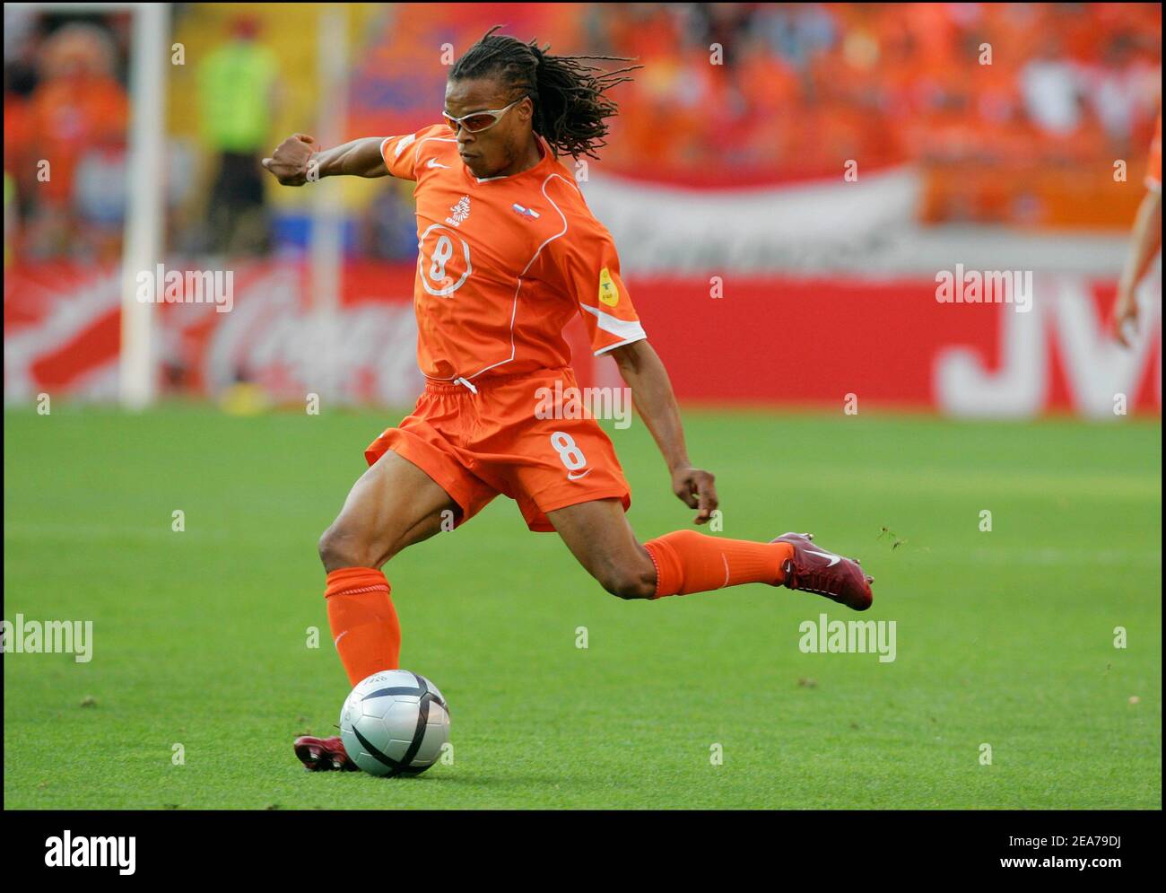 Netherlands' Edgar Davids shoots during Euro 2004 in Portugal on June 19, 2004. Photo by Christian Liewig/ABACAPRESS.COM Stock Photo