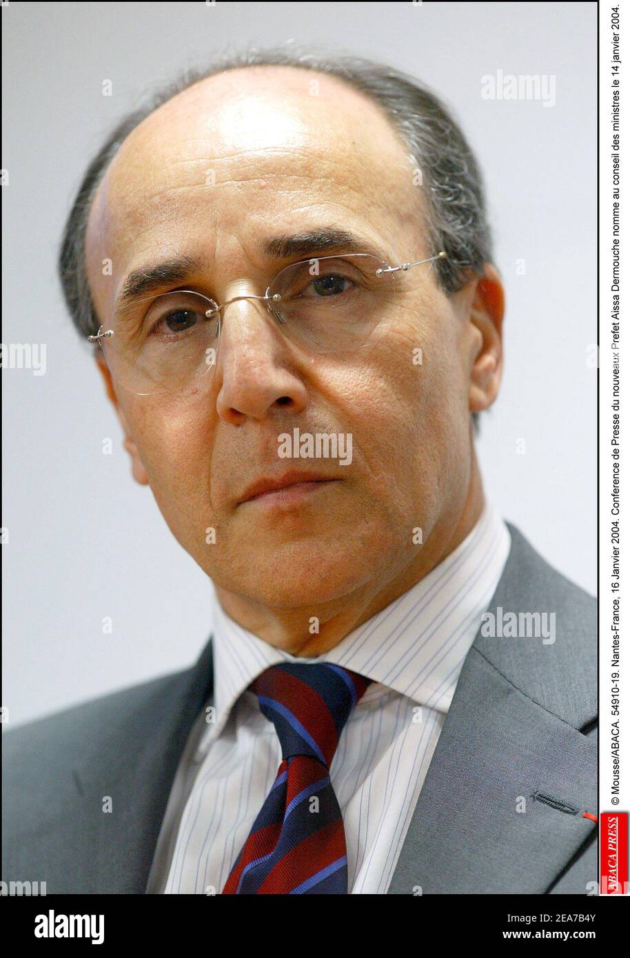© Mousse/ABACA. 54910. Nantes-France, 16 Janvier 2004. Newly appointed French Muslim prefect Aissa Dermouche holds a news conference. Stock Photo