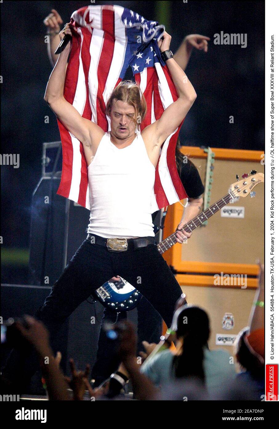 © Lionel Hahn/ABACA. 55488-4. Houston-TX-USA, February 1, 2004. Kid Rock performs during the AOL halftime show of Super Bowl XXXVIII at Reliant Stadium. Stock Photo