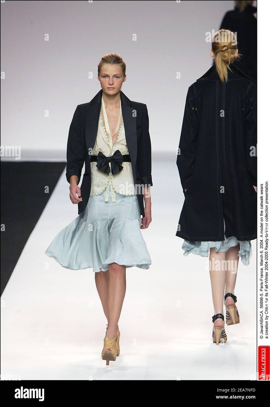 © Java/ABACA. 56896-5. Paris-France, March 6, 2004. A model on the catwalk wears a creation by Chloe for its Fall-Winter 2004-2005 Ready-to-Wear collection presentation. Stock Photo