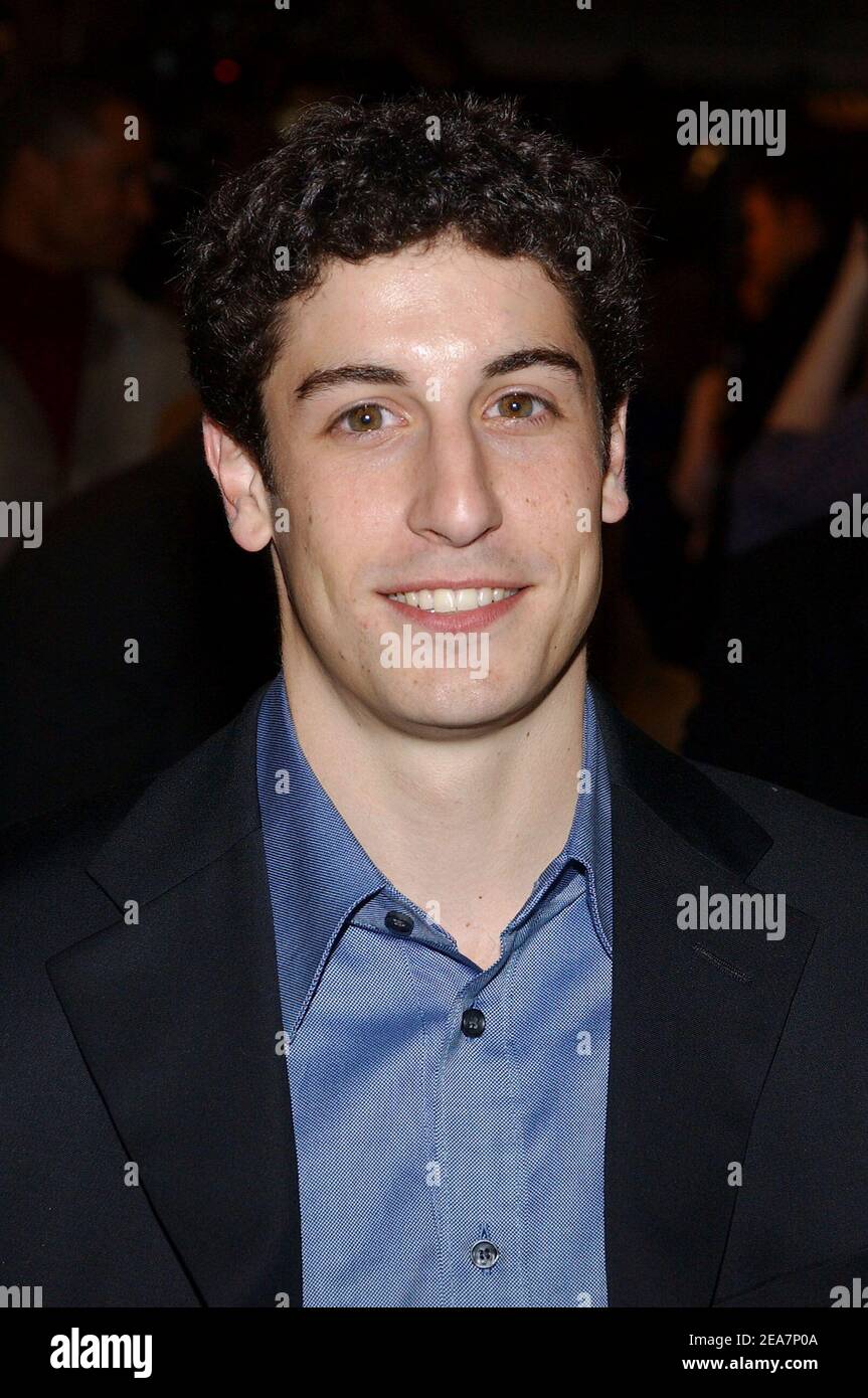 Jason Biggs poses as he arrives at the World Premiere of Jersey Girl, held  at the Ziegfeld theatre in New York, on Tuesday, March 9, 2004. (Pictured :  Jason Biggs). Photo by