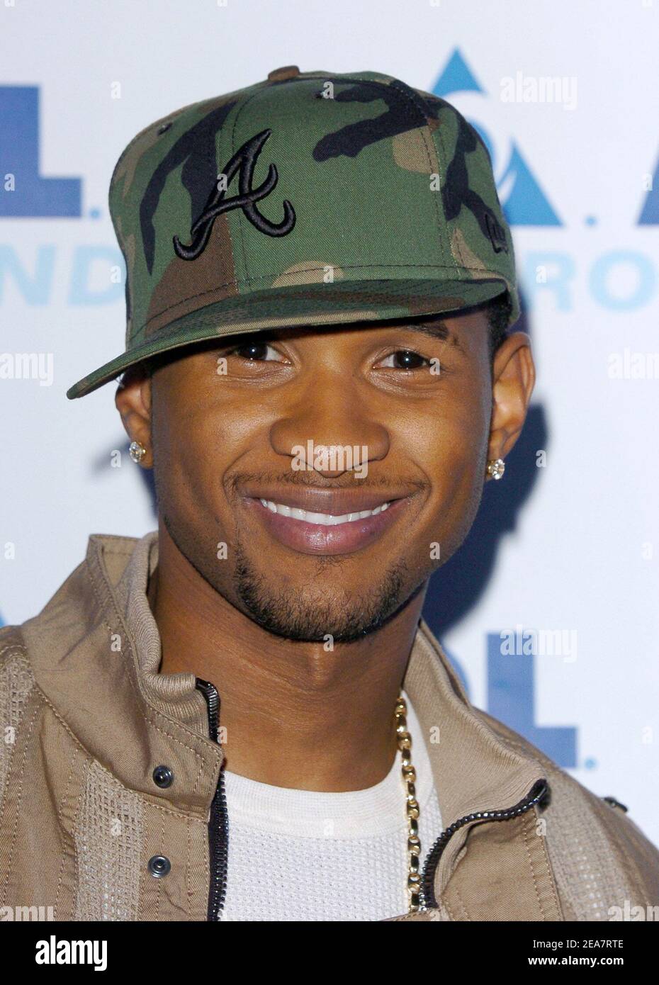Usher celebrates the launch of his new album Confessions with an AOL