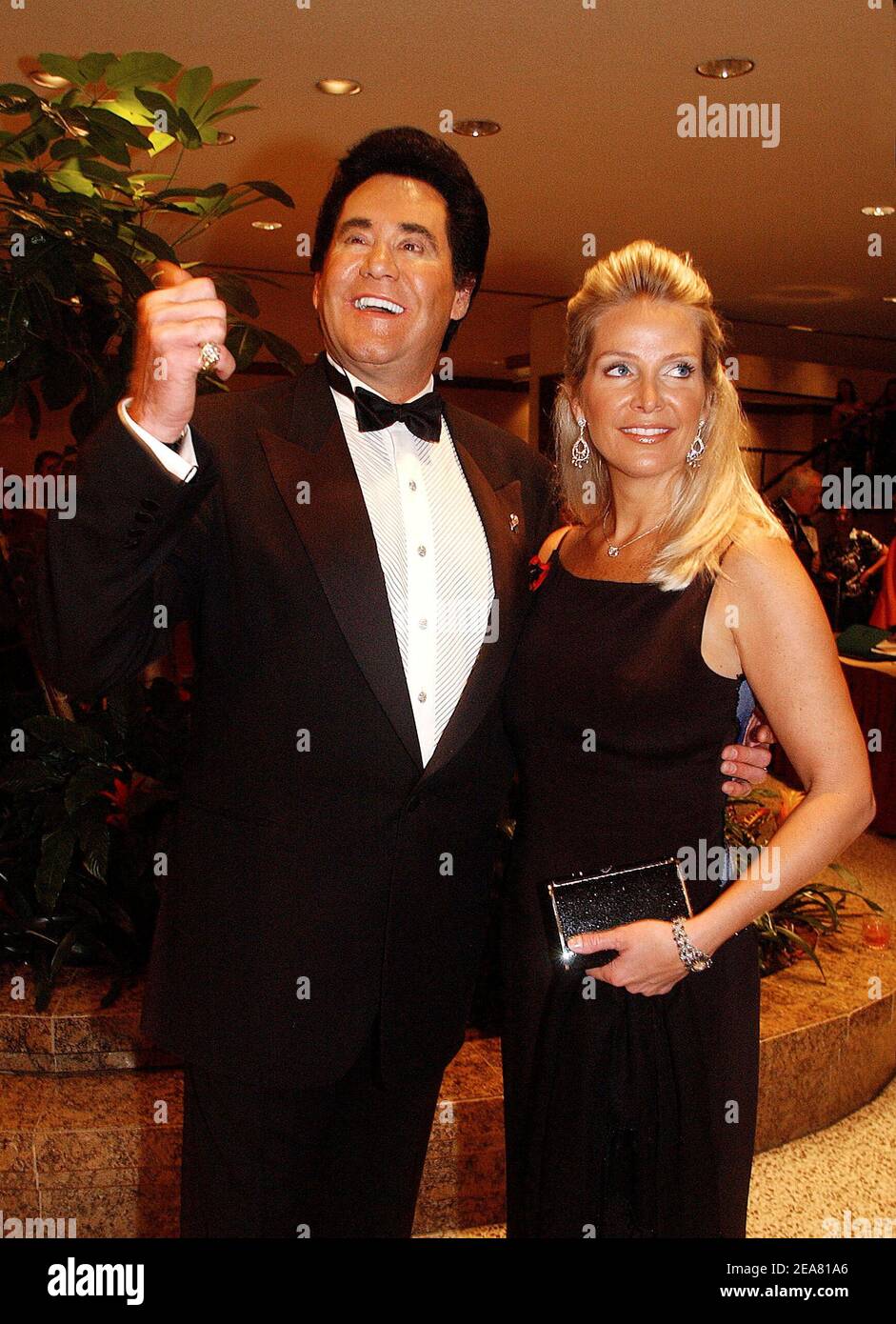 Washington DC  Mai 01 2004. Politicians and celebrities attends the 2004 White House Correspondents Dinner in Washington . (Pictured: Wayne Newton) Photo by Olivier Douliery/ABACA Stock Photo