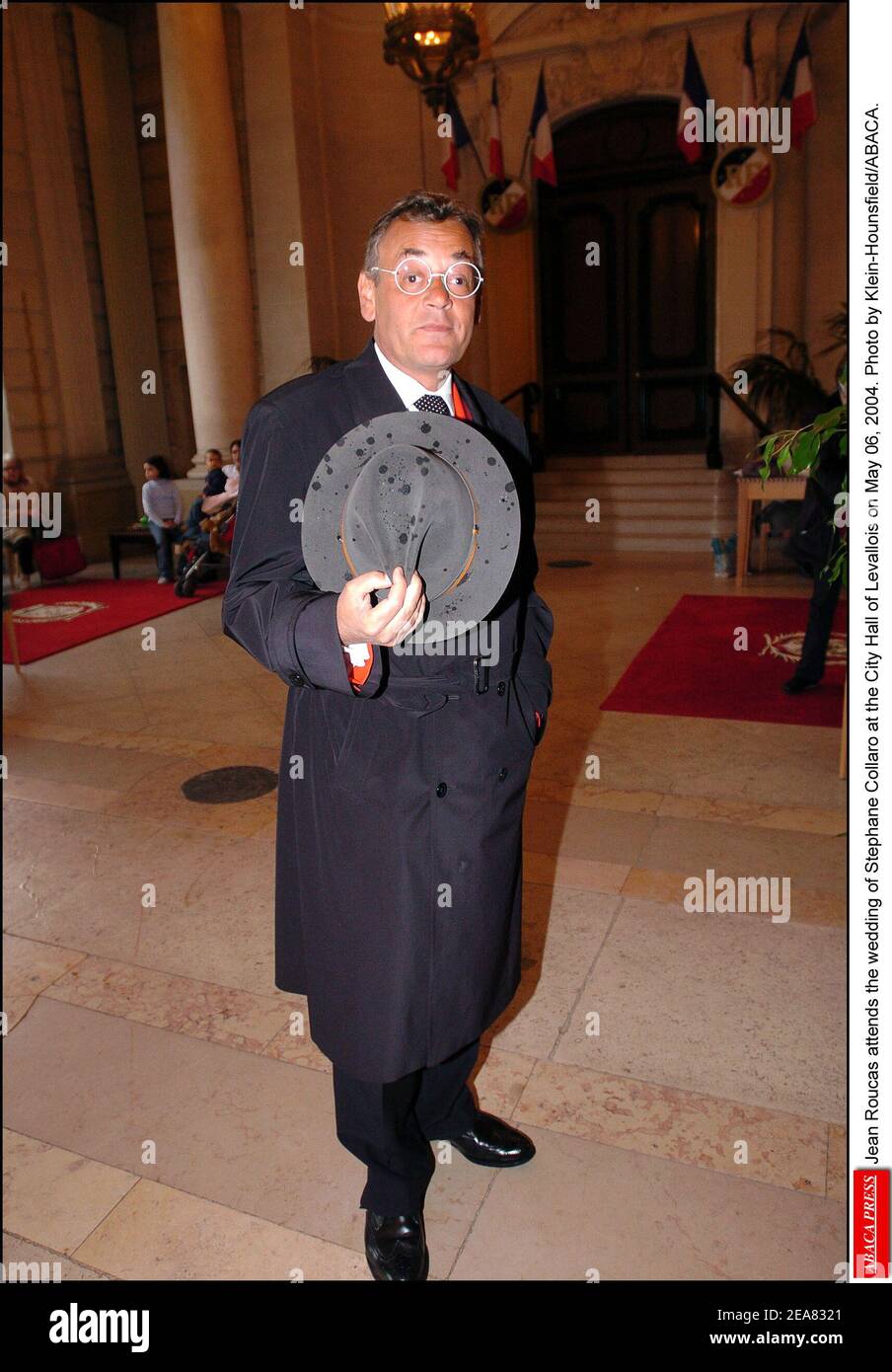 Jean Roucas attends the wedding of Stephane Collaro at the City Hall of Levallois on May 06, 2004. Photo by Klein-Hounsfield/ABACA. Stock Photo