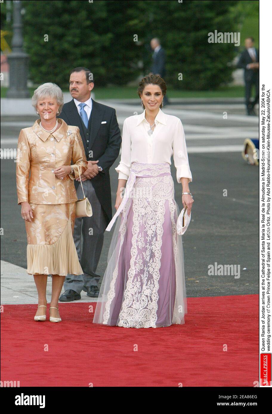 Queen Rania of Jordan and Princess Mona of Jordan arrive at the Cathedral of Santa Maria la Real de la Almudena in Madrid-Spain on saturday May 22, 2004 for the wedding ceremony of Crown Prince Felipe of Spain and Letizia Ortiz. Photo by Abd Rabbo-Hounsfield-Klein-Mousse-Zabulon/ABACA. Stock Photo