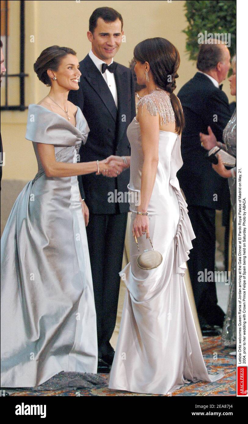 Letizia Ortiz welcomes Queen Rania of Jordan arriving at the Gala Dinner at El Pardo Royal Palace of Madrid on May, 21, 2004, prior to her wedding with Crown Prince Felipe of Spain being held on Saturday. Photo by ABACA. Stock Photo