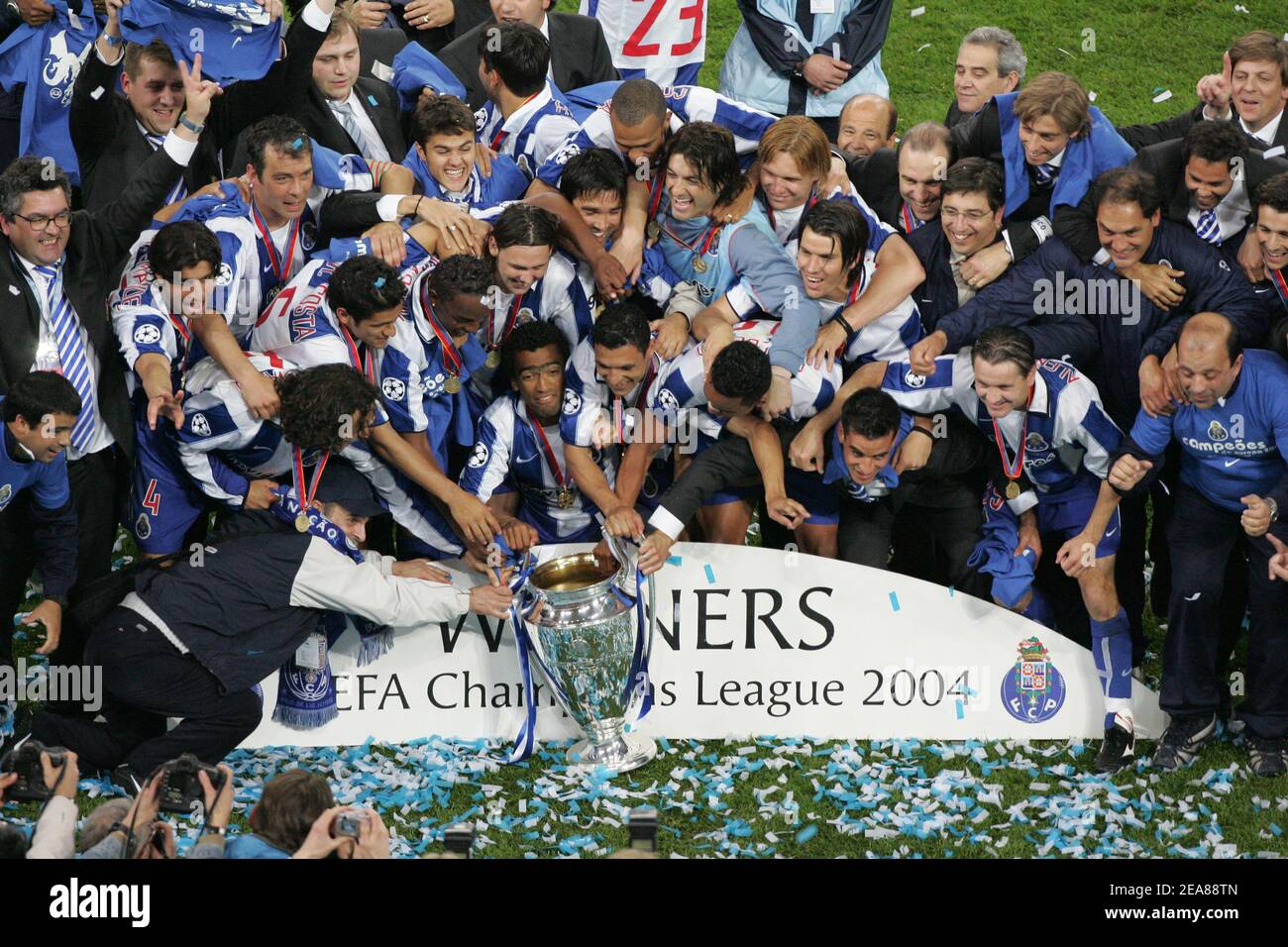 The FC Porto team pictured after their victory in the Champions League final vs AS Monaco (03 The FC Porto team pictured after their victory in the Champions League final vs AS Monaco (03
