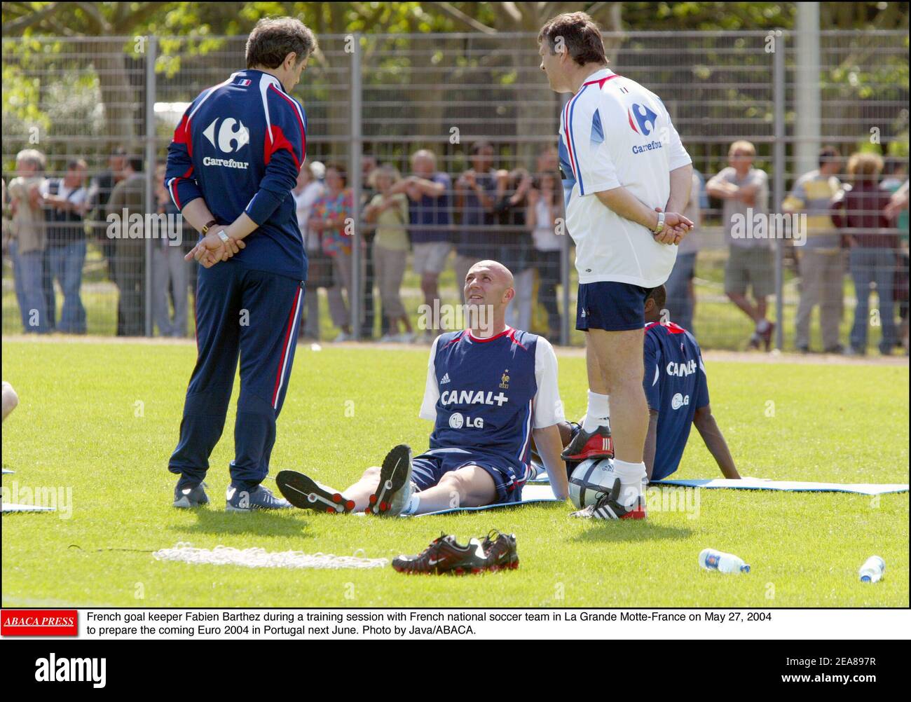 French Goal Keeper Fabien Barthez During A Training Session With French National Soccer Team In La Grande Motte France On May 27 04 To Prepare The Coming Euro 04 In Portugal Next June