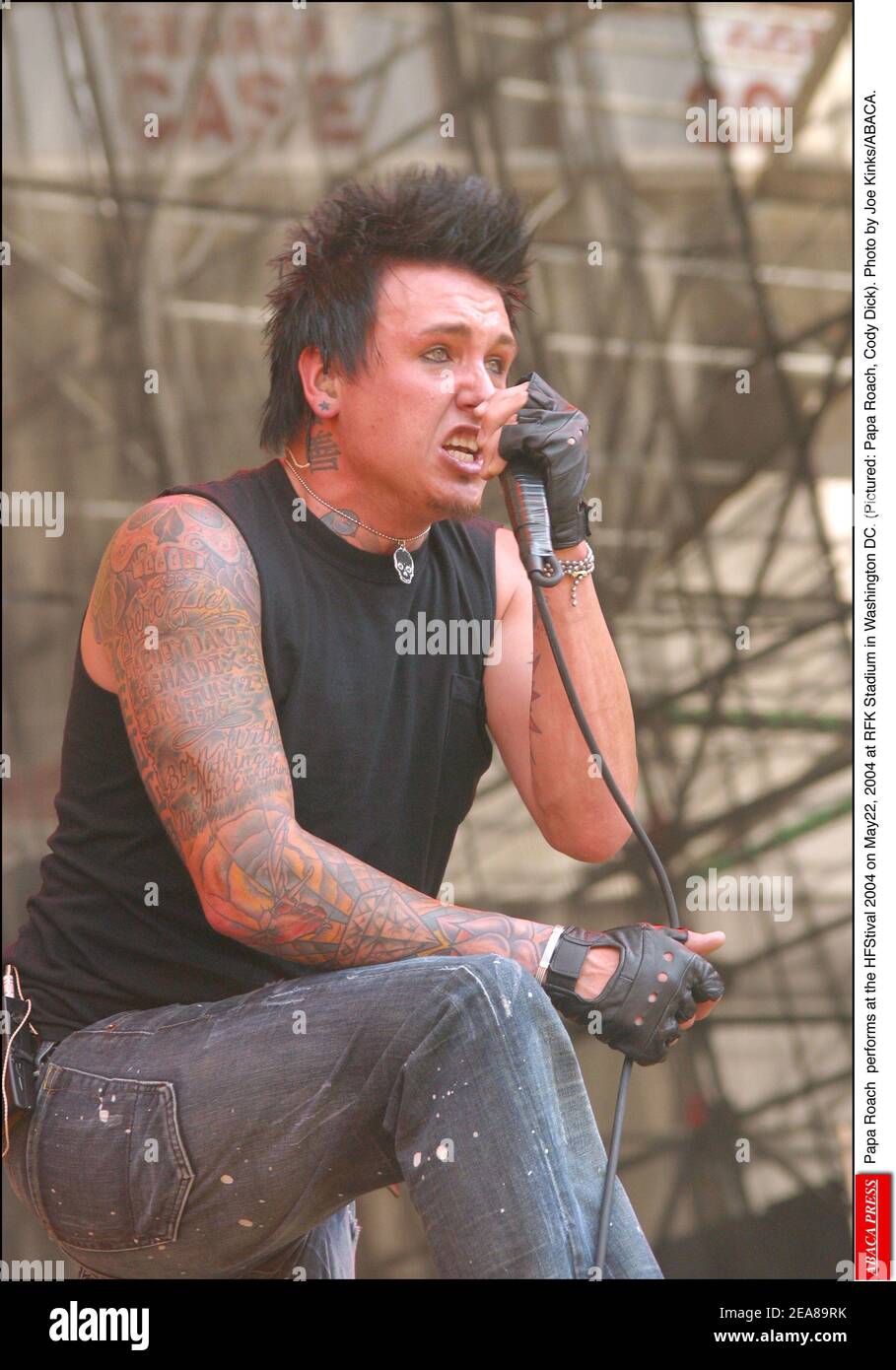 Papa Roach performs at the HFStival 2004 on May22, 2004 at RFK Stadium