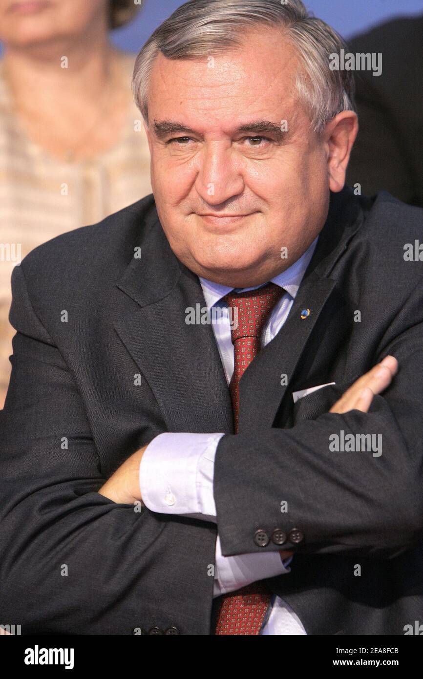 French Prime Minister, Jean-Pierre Raffarin attends the National council of  UMP at Coudray-Montceaux-France on June 27, 2004. Photo by Mousse/ABACA  Stock Photo - Alamy
