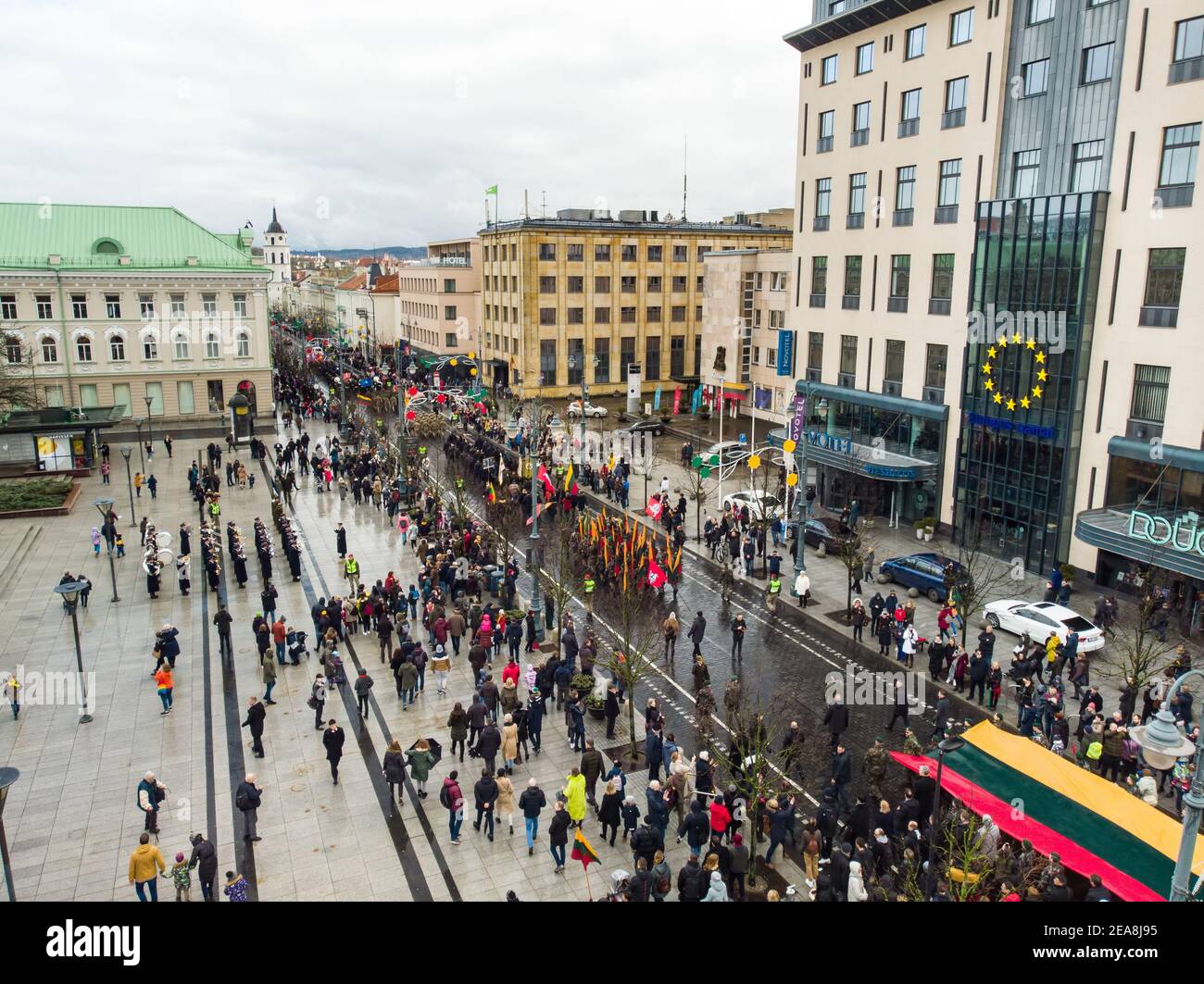 Aerial view crowd 2020 hi-res stock photography and images - Alamy
