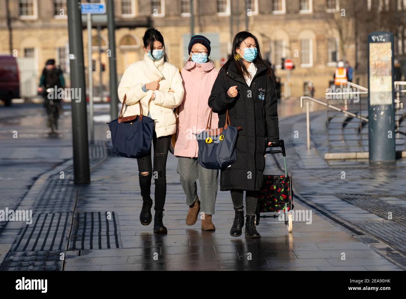 Asian facemasks hi-res stock photography and images - Alamy