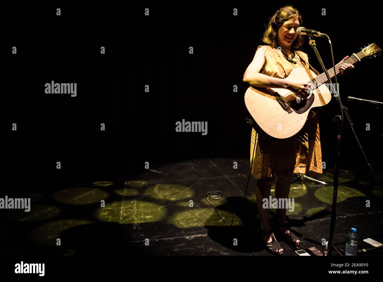 alela-diane-performing-an-acoustic-solo-set-at-the-tabernacle-in-london