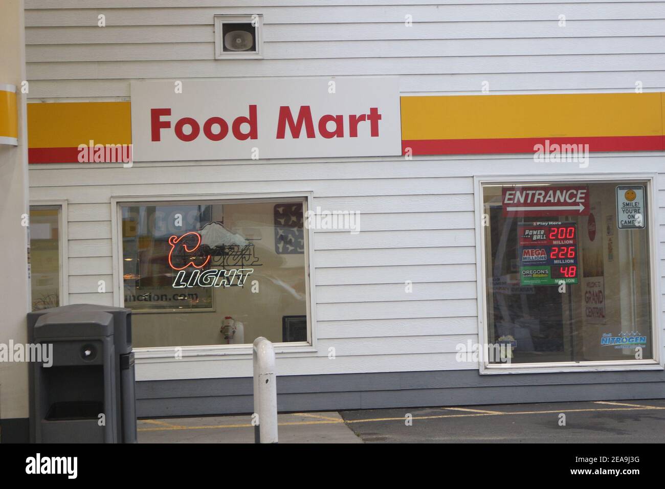Food Mart High Resolution Stock Photography and Images - Alamy