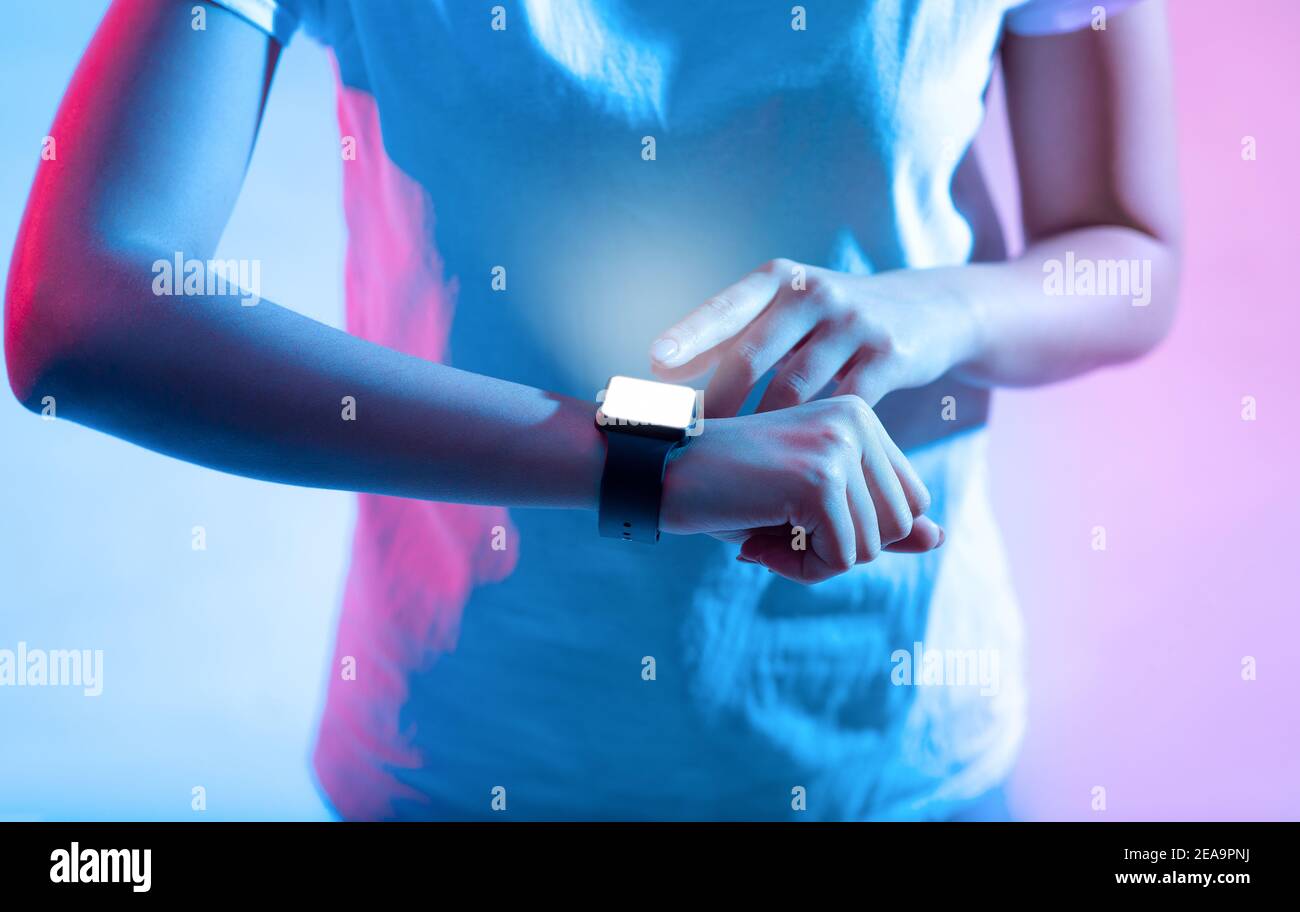 Signal Modern Empty messages hi-res stock photography and images - Alamy