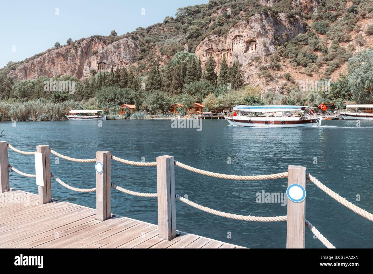 cruise-ships-and-ferry-boats-with-turkish-flags-transport-tourists-to