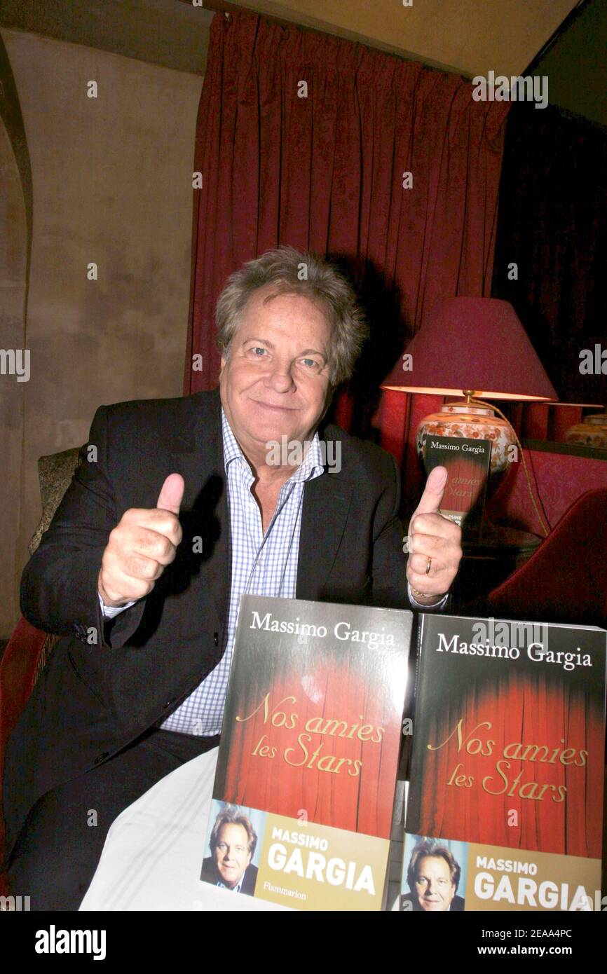 Italian socialite Massimo Gargia attends the Massimo Gargia launching cocktail for his new book 'Nos amies les stars' at 'Chez Castel' in Paris, France, on October 18, 2005. Photo by Benoit Pinguet/ABACAPRESS.COM Stock Photo