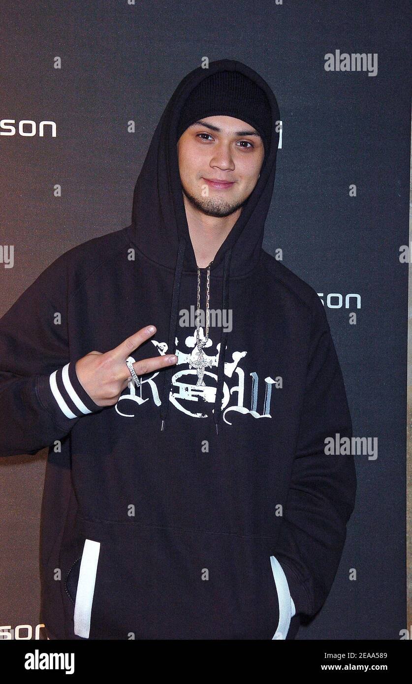 U.S. singer Billy Crawford attends the opening of Danish top model Helena Christensen's photo exhibition, 'An Eye for Beauty', held at the Galerie Diana Marquardt in Paris, France, on October 21, 2005. The pictures have been taken with a Sony Ericsson K750i mobile phone. Photo by Bruno Klein/ABACAPRESS.COM. Stock Photo