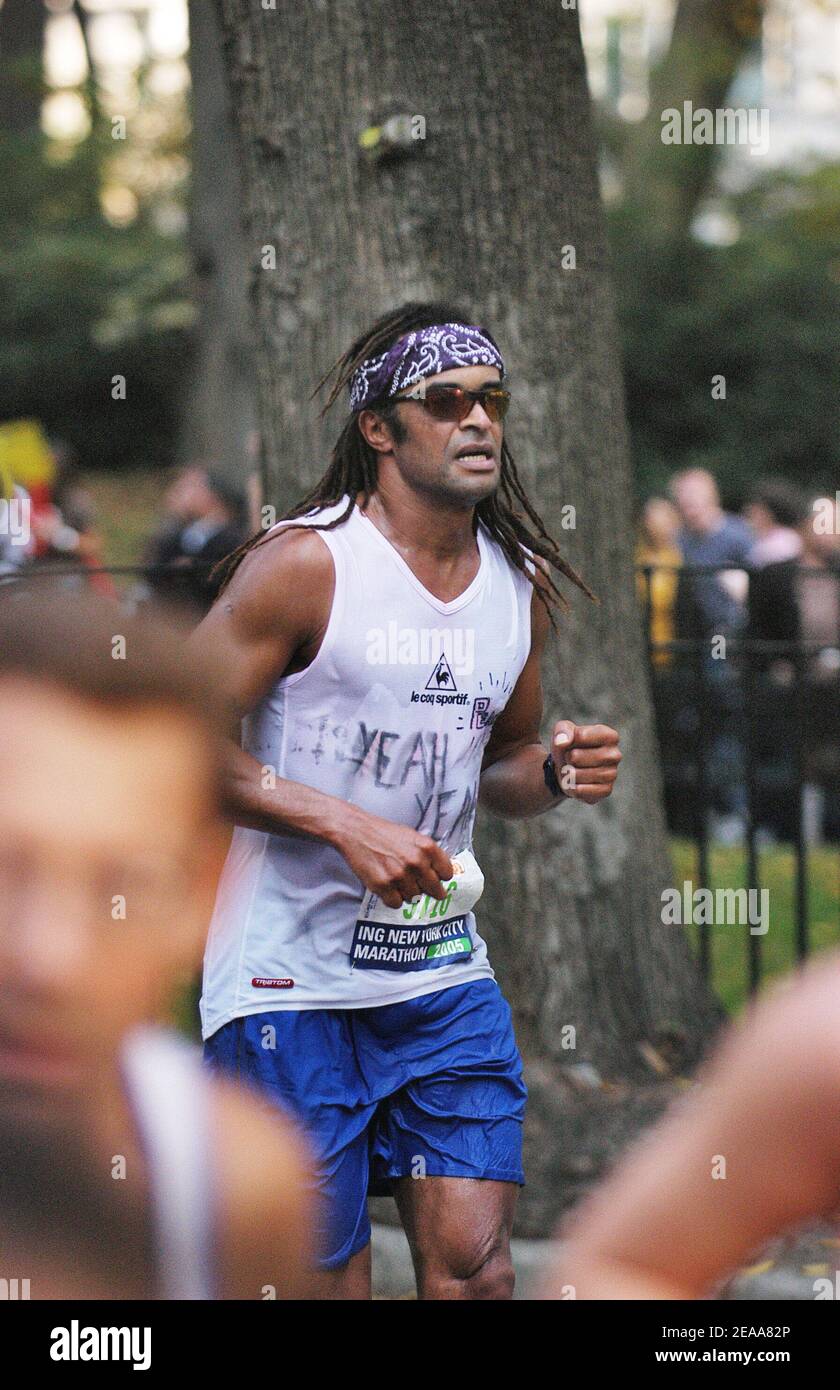 Singer and former tennisman Yannick Noah runs the New York's Marathon NY, USA, on November 6, 2005. Photo by Antoine Cau/ABACAPRESS.COM Stock Photo