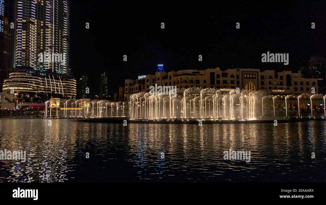 Dubai Fountain and Souk al Bahar, Dubai Mall, UAE Stock Photo Alamy