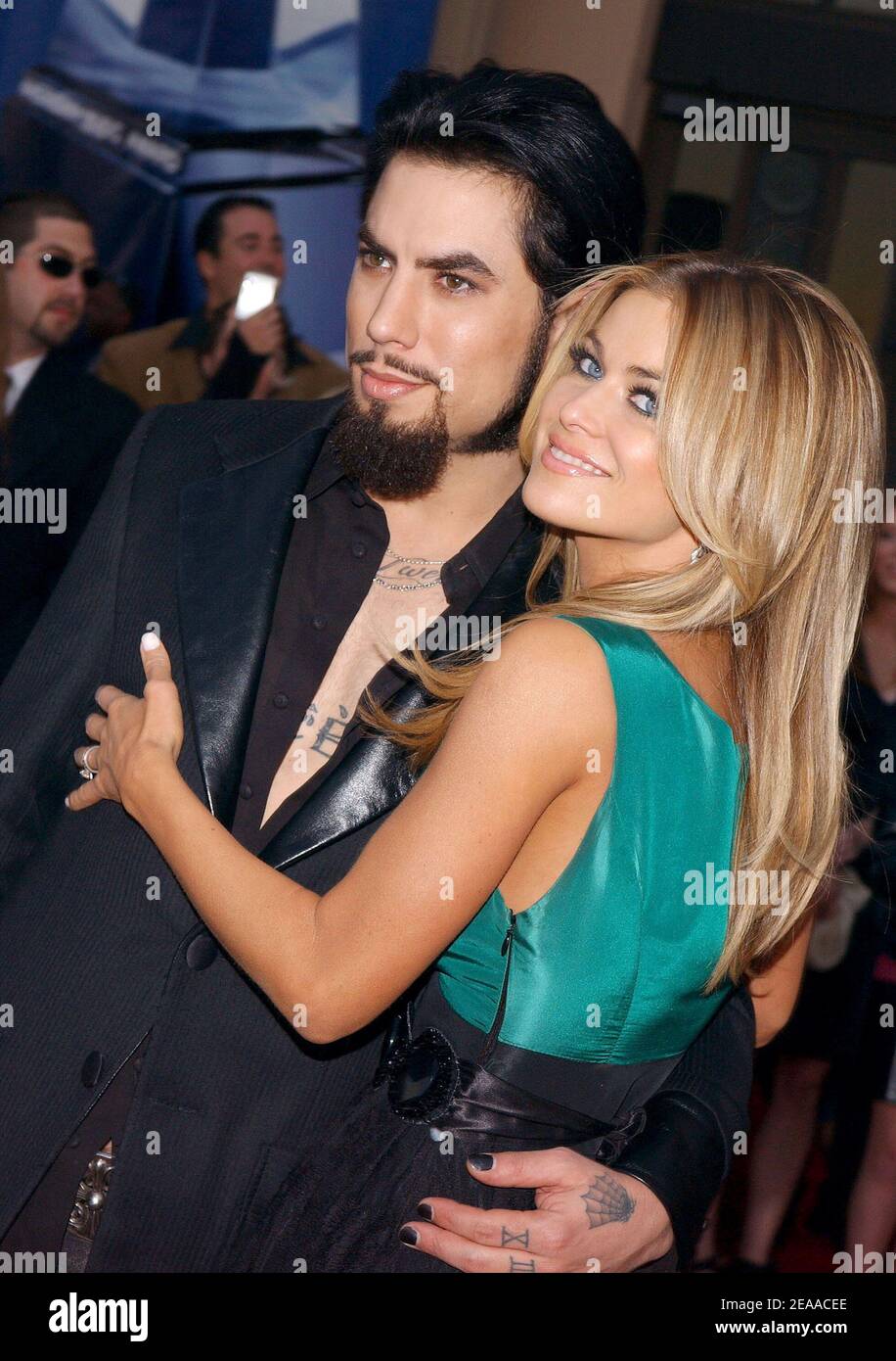 Dave Navarro and wife Carmen Electra arriving at the 2005 American