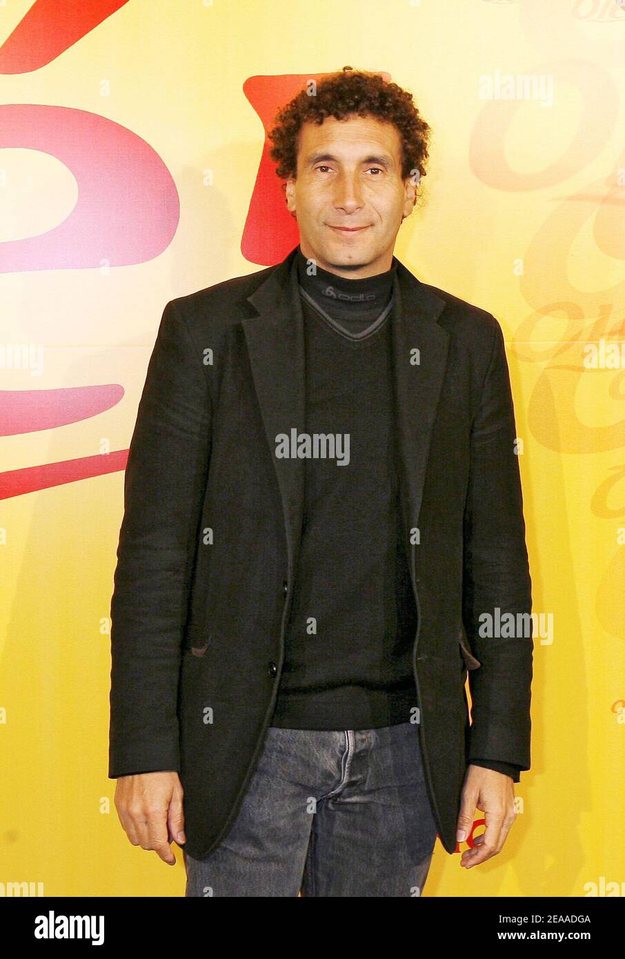 Cast member Zinedine Soualem attends the Premiere of 'Ole' directed by Florence Quentin in Paris, France on November 28, 2005. Photo by Mehdi Taamallah/ABACAPRESS.COM Stock Photo