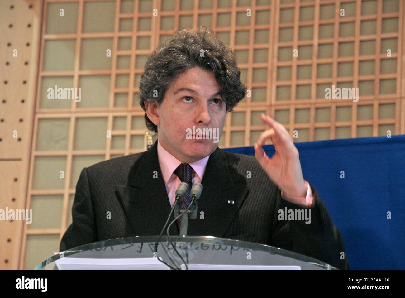 French finances minister Thierry Breton addresses the press after BNP Paribas Michel Pebereau, delivered a speech, during a press conference on France public debt at finances minister in Paris, on december 14, 2005. Photo by Denis Guignebourg/ABACAPRESS.COM Stock Photo