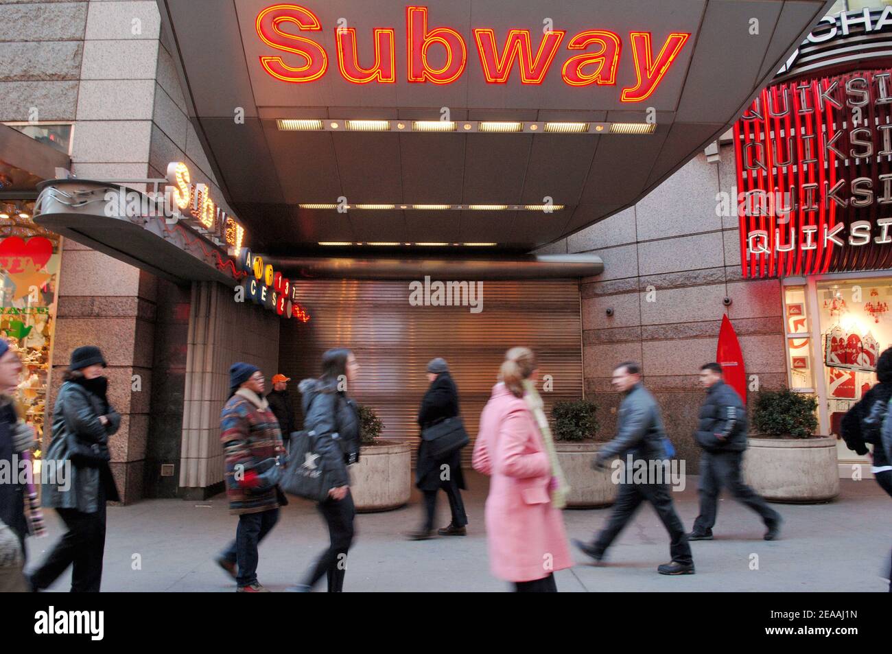 For the first time in 25 years, all public transportation in New York is completely shut down as the city and the unions were unable to find an agreement and the Transit Workers Union went on strike. Even though strike is illegal in the US and the workers are faced with a two days pay by non worked day fine, plus legal pursuit and other fines, New York's mass transit structure is at a complete stop from today on. New York City, NY, USA, on December 20, 2005. Photo by Nicolas Khayat/ABACAPRESS.COM Stock Photo