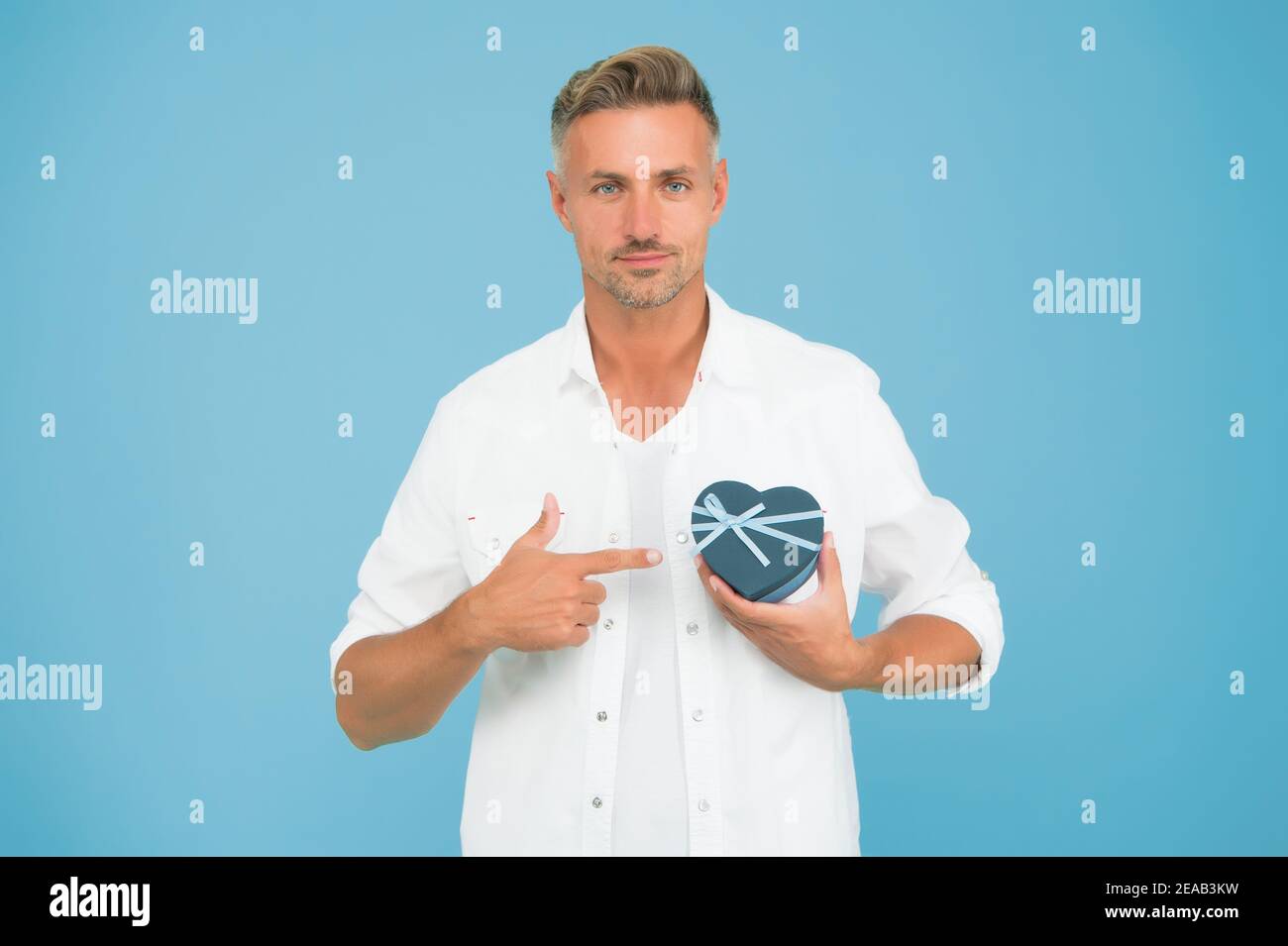 My Heart For You Handsome Man Buy Gift For Girlfriend Valentines Day Shopping Happy Holiday Celebration Heart Gift Box Shopping Online Romantic Surprise Loving Boyfriend Shopping Before Date Stock Photo Alamy