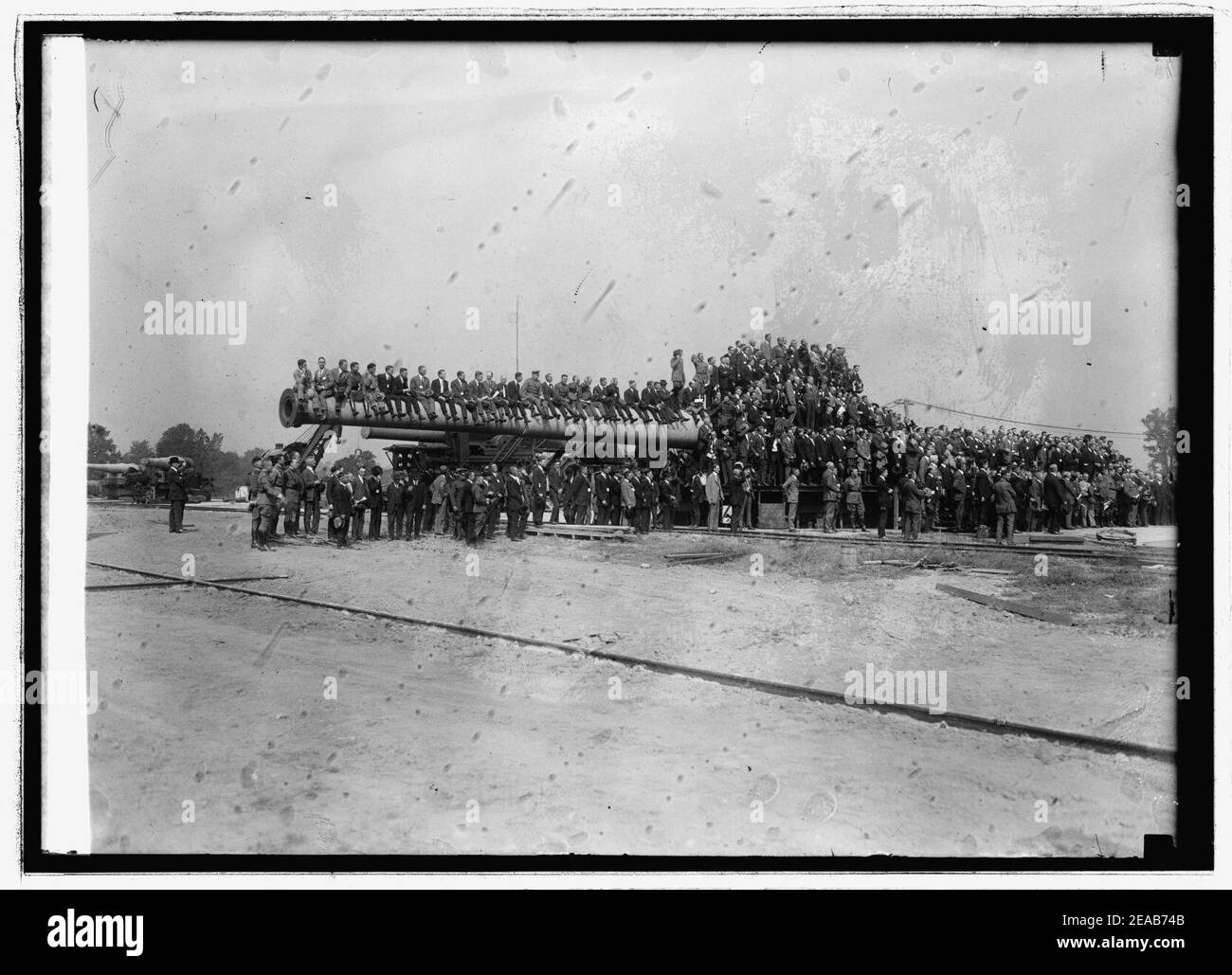 naval-gun-10-12-22-stock-photo-alamy