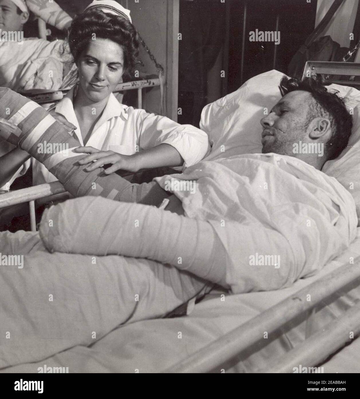 Nurse 1940s hi-res stock photography and images - Alamy